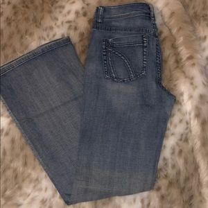 👖✨ White House Black Market Trouser Leg Jeans - Sz 4R, Light Wash, Inseam 32”